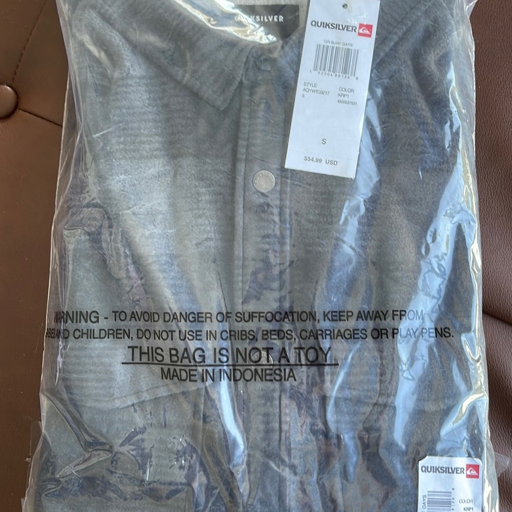 NWT Quiksilver Mens Polar Fleece Jacket size small.